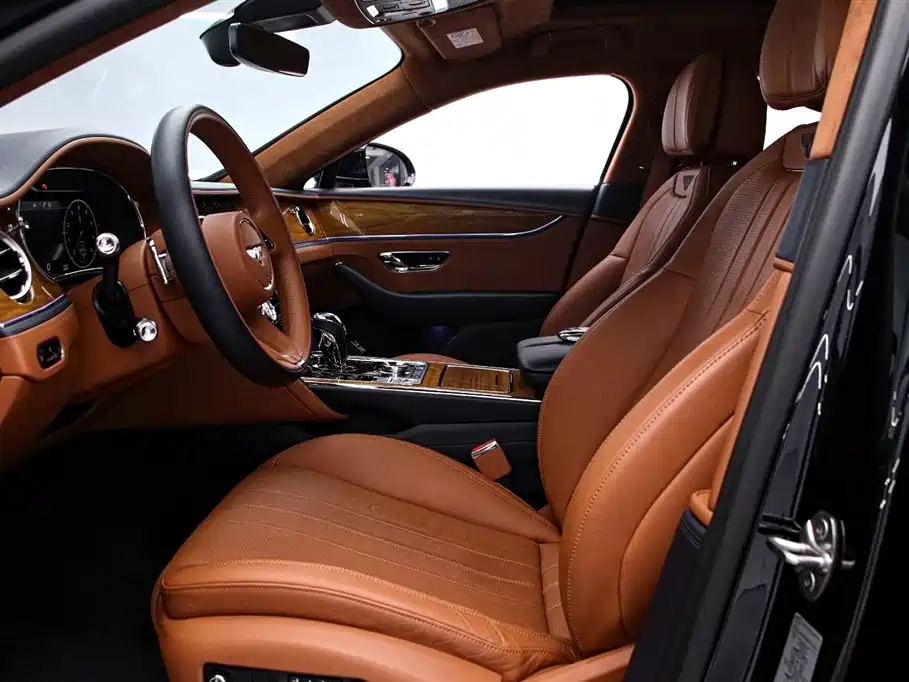 Bentley Flying Spur 2022 — фото 12