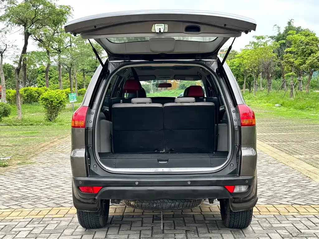 Mitsubishi Pajero Sport 2015 — фото 15