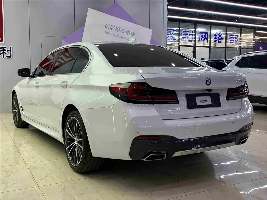 BMW 5 Series 2023 — фото 18