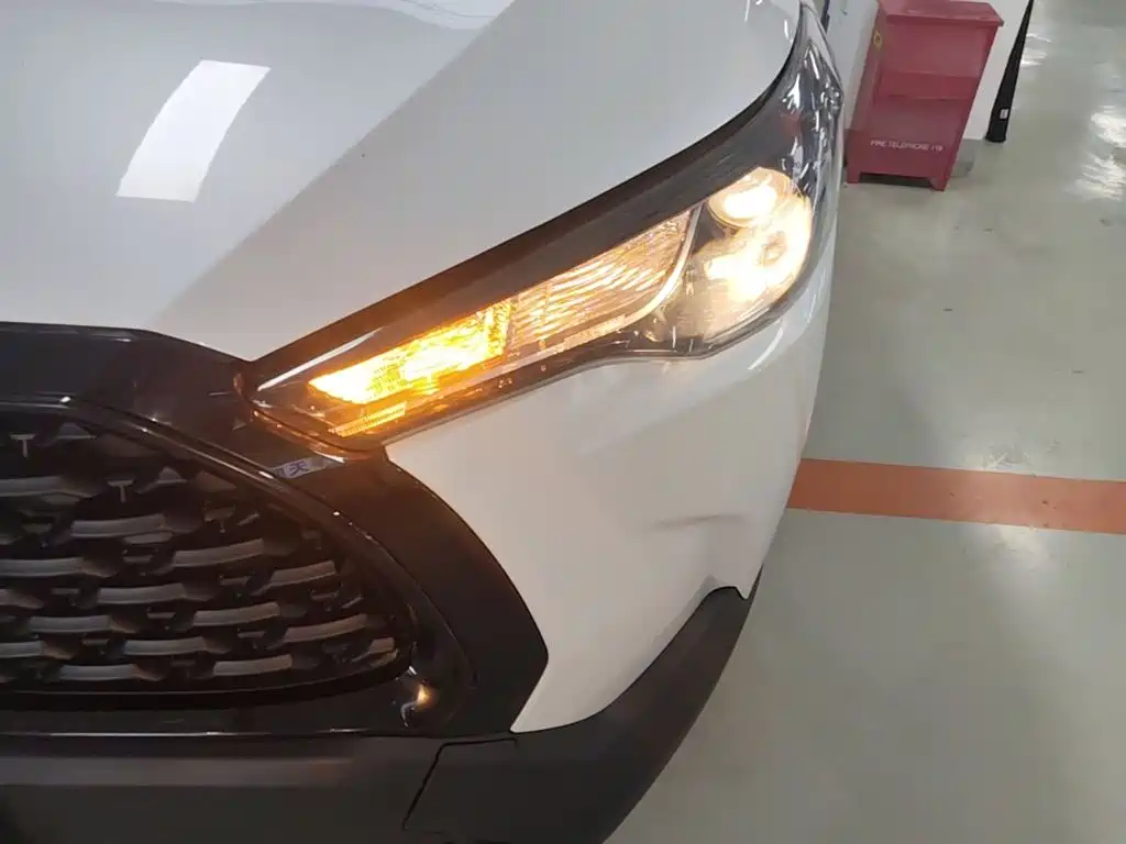 Toyota Corolla Cross 2023 — фото 24