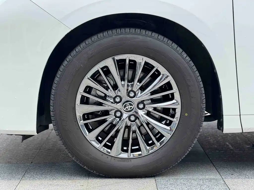 Toyota Alphard 2020 — фото 18
