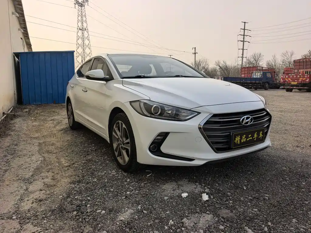 Hyundai Elantra 2019 — фото 3