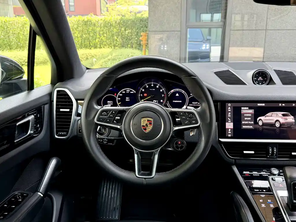 Porsche Cayenne New Energy 2021 — фото 20