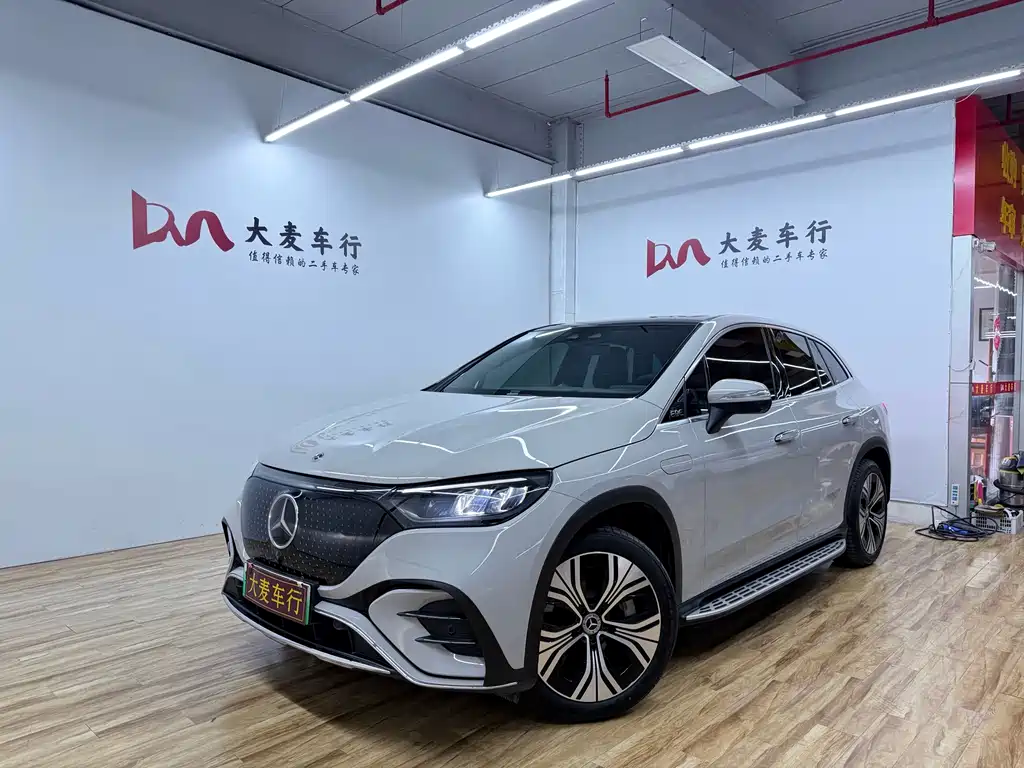 Mercedes-Benz EQE SUV 2023 — фото 1