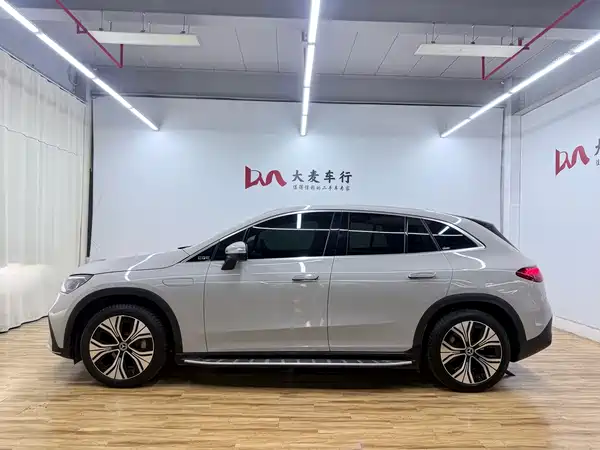 Mercedes-Benz EQE SUV 2023