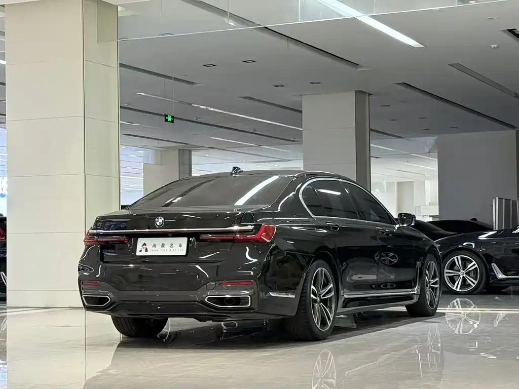 BMW 7 Series 2019 — фото 16