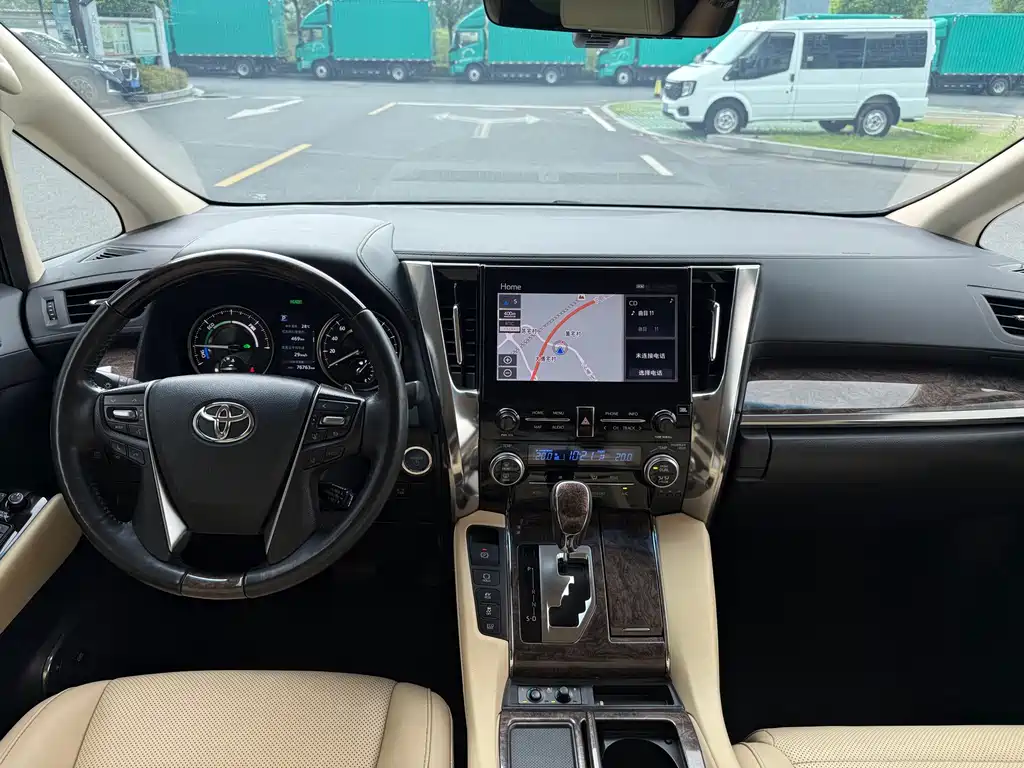 Toyota Alphard 2022 — фото 13