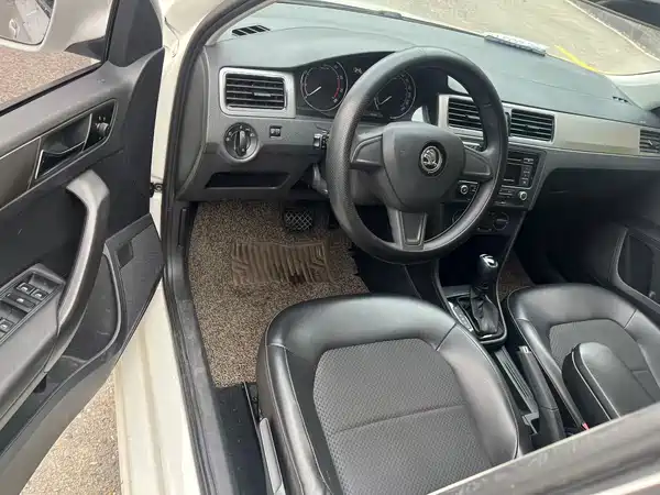 Skoda Rapid Spaceback 2014