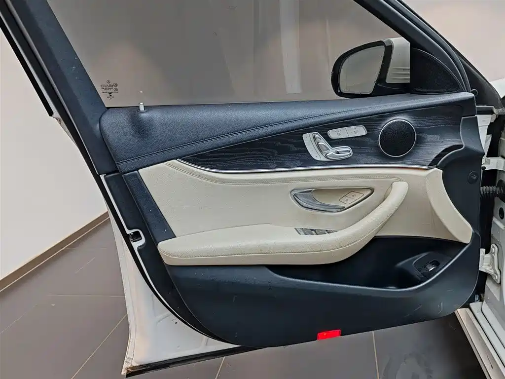 Mercedes-Benz E-Class 2017 — фото 12