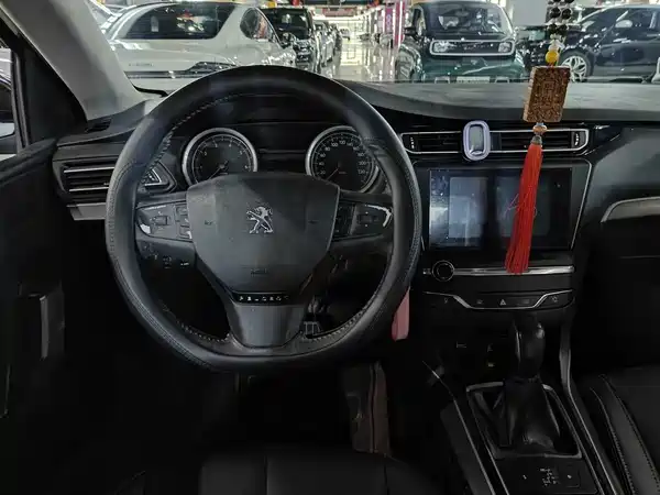 Peugeot 408 2015