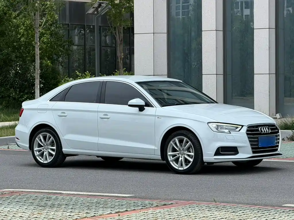 Audi A3 2019 — фото 11