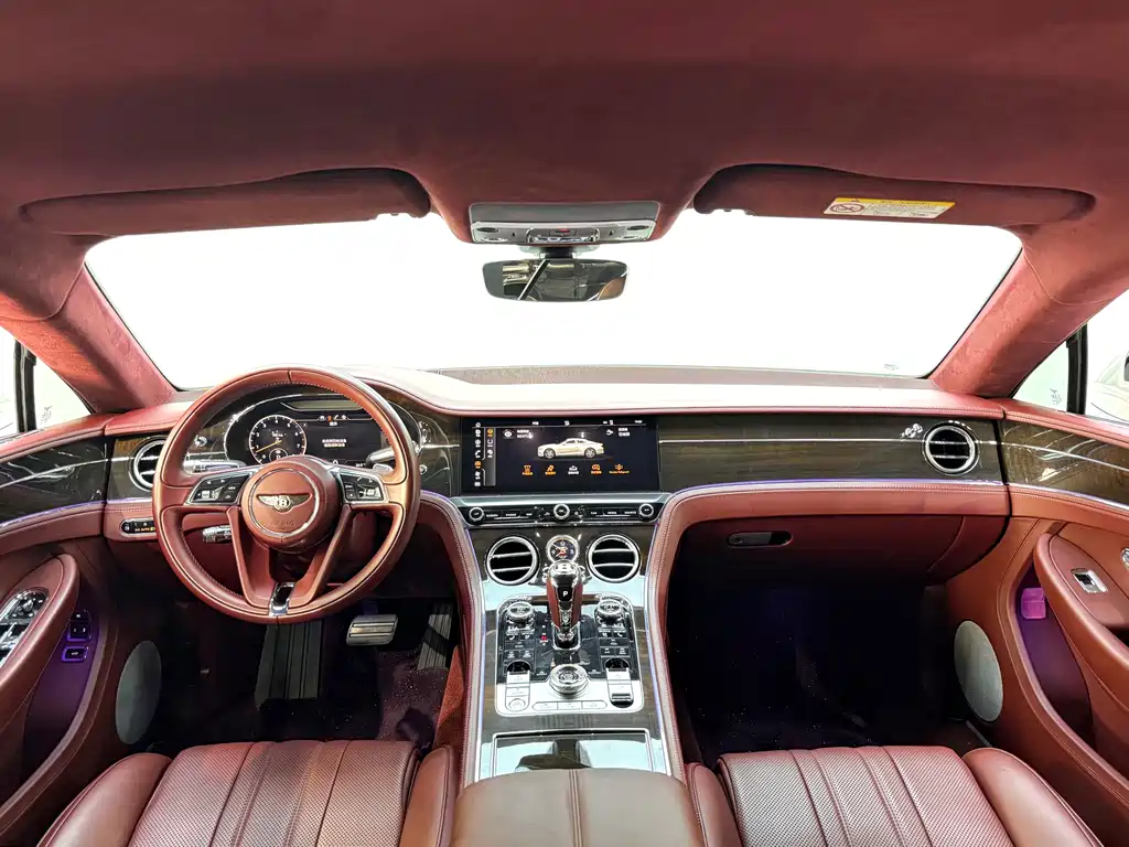 Bentley Continental 2020 — фото 28