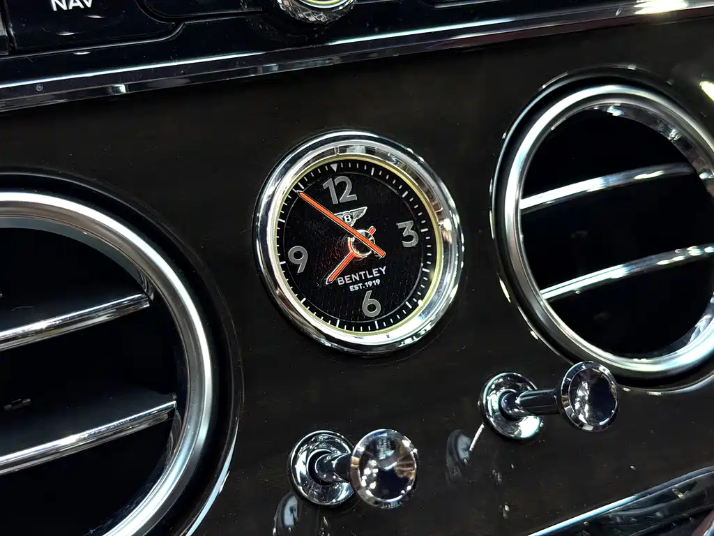 Bentley Continental 2020 — фото 27