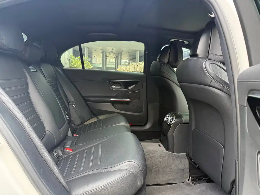 Mercedes-Benz C-Class 2022 — фото 16