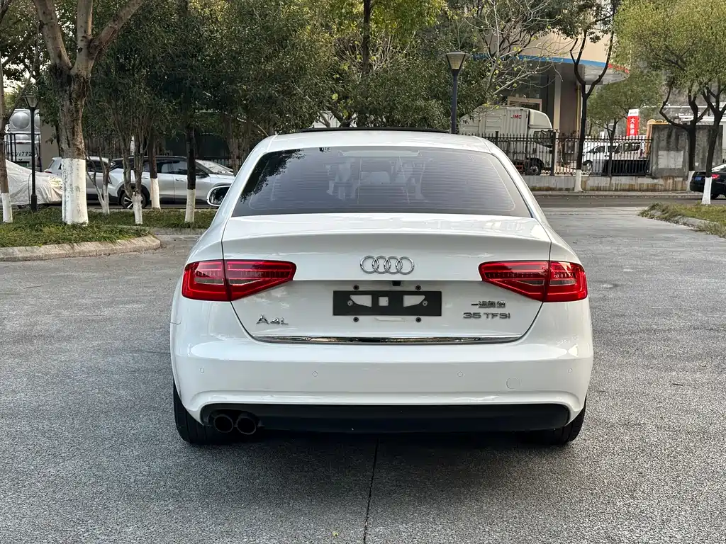 Audi A4L 2016