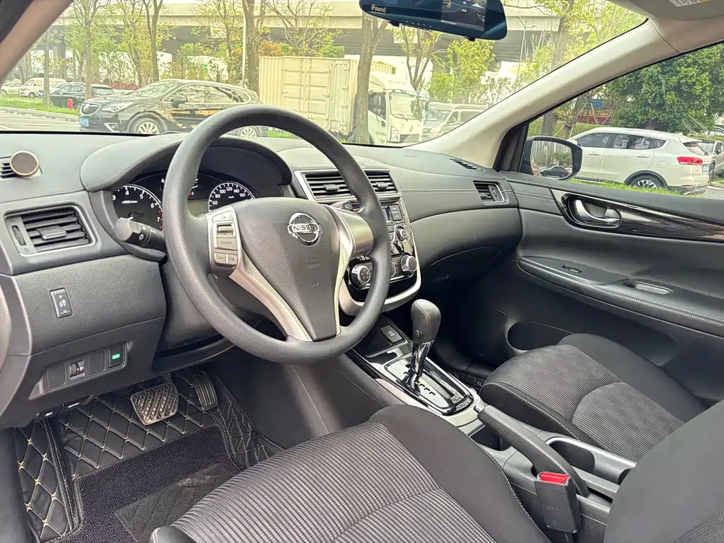 Nissan Tiida 2018 — фото 5