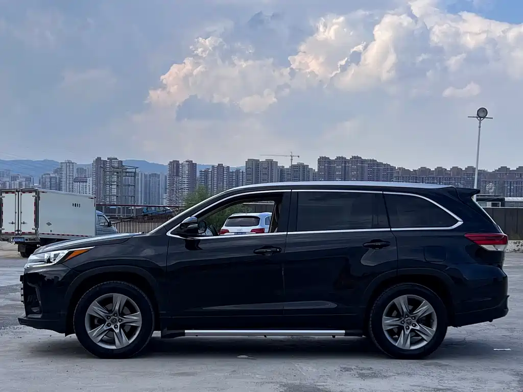 Toyota Highlander 2018 — фото 7