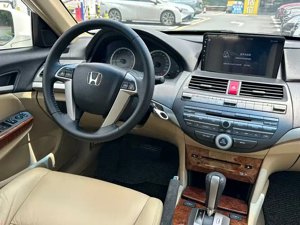 Honda Accord 2012 — фото 10