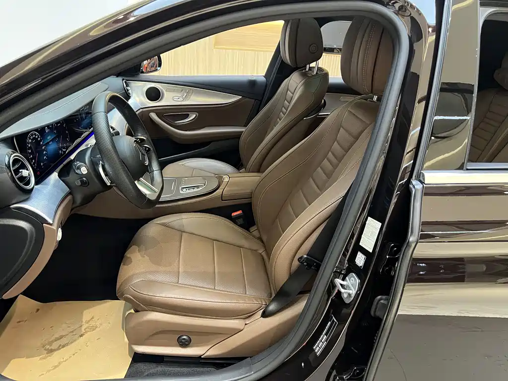 Mercedes-Benz E-Class 2023 — фото 7