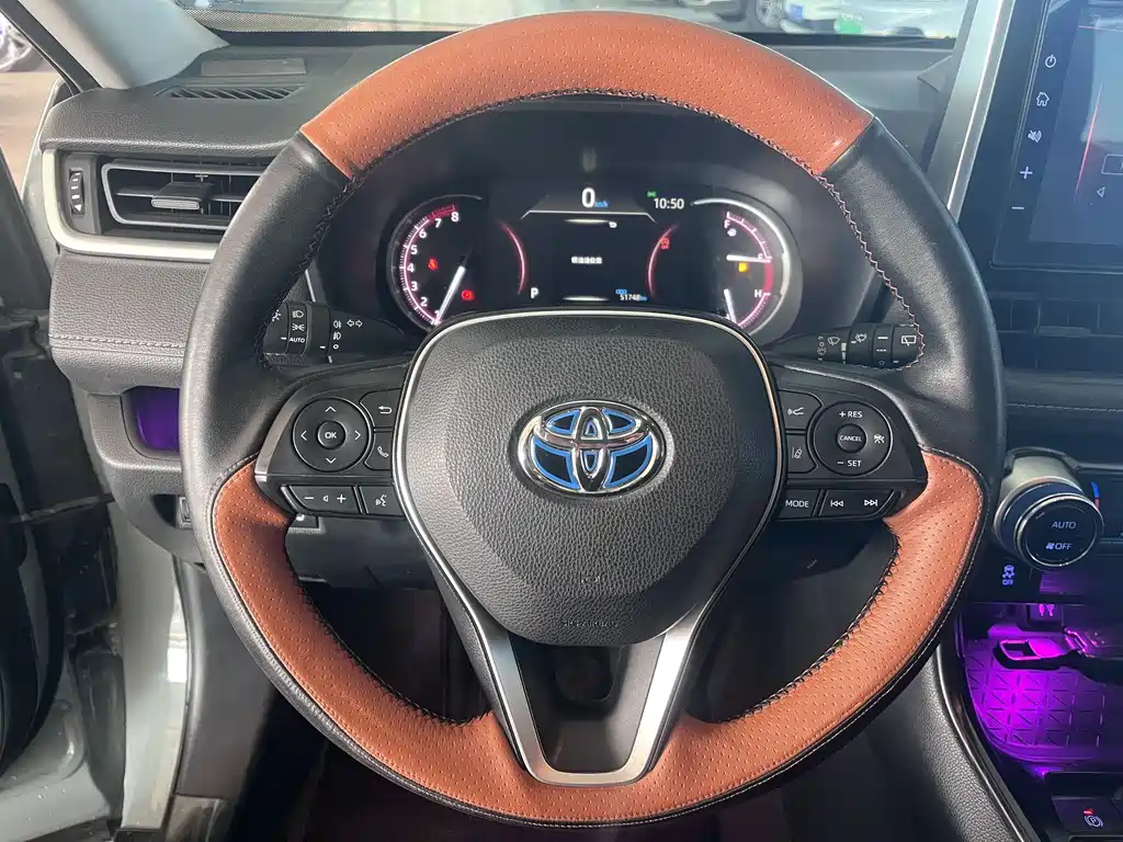 Toyota RAV4 2019 — фото 10