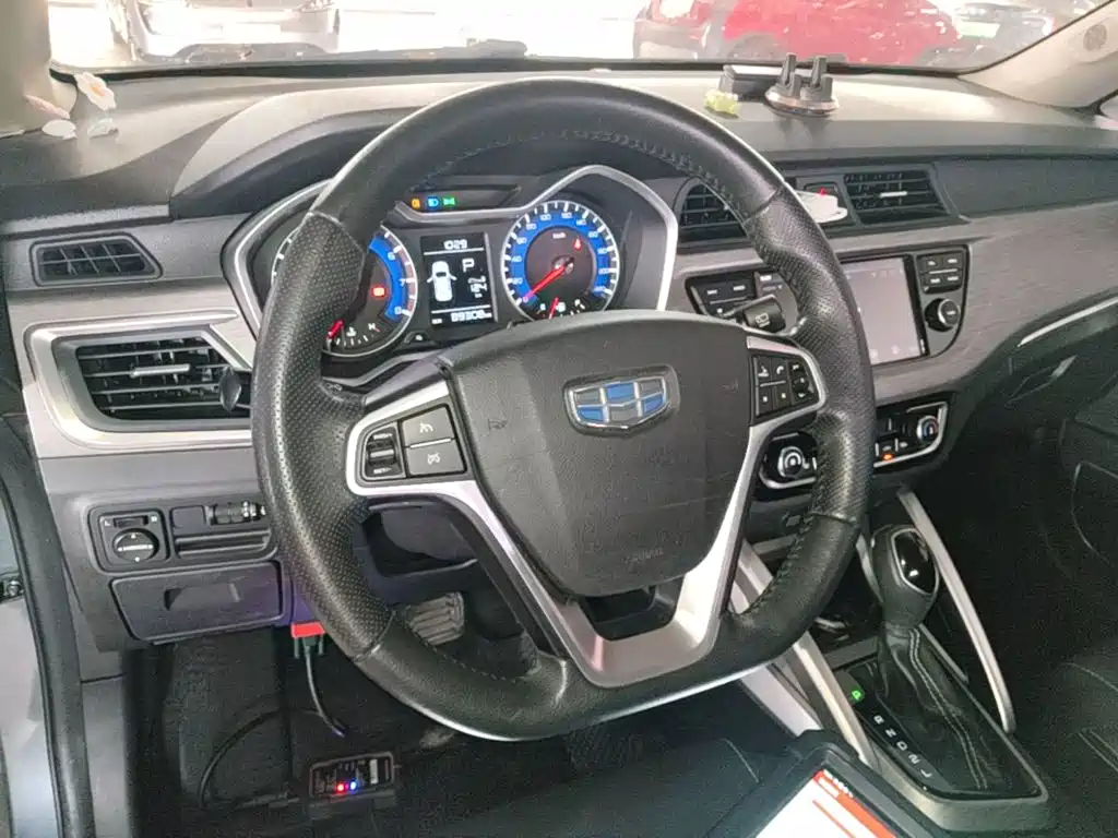 Geely Vision X3 2018 — фото 11