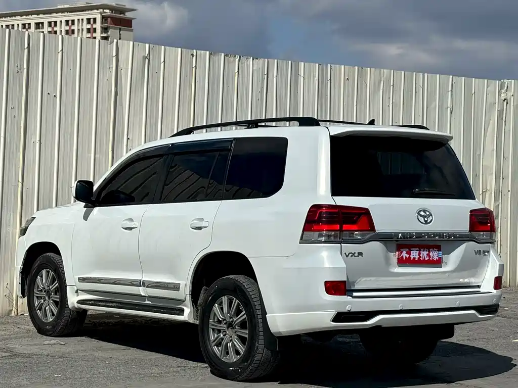 Toyota Land Cruiser 2010 — фото 9