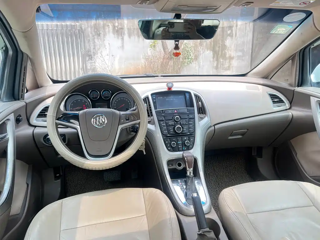 Buick Excelle GT 2012 — фото 21