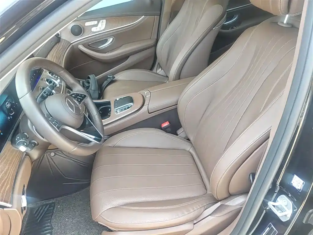 Mercedes-Benz E-Class 2023 — фото 15