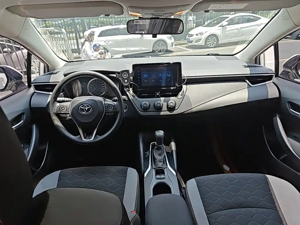Toyota Corolla 2021 — фото 10