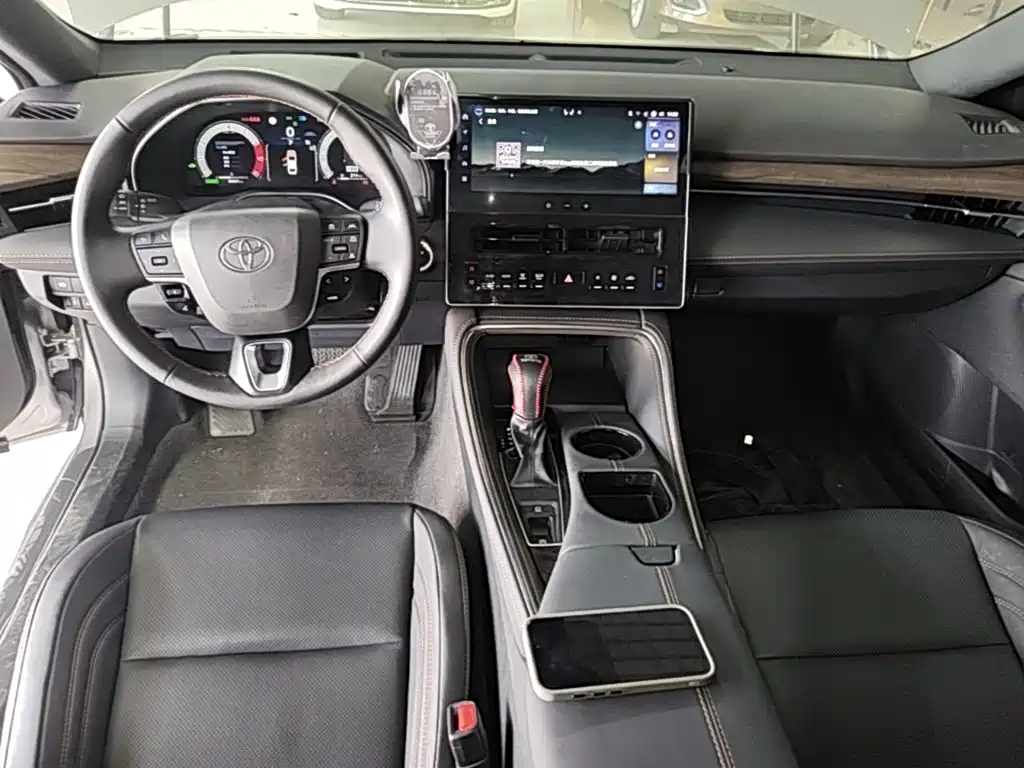 Toyota Avalon 2024 — фото 10