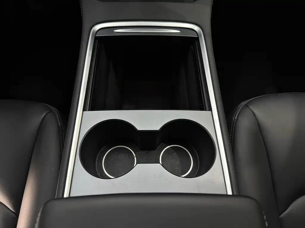 Tesla Model Y 2022 — фото 26