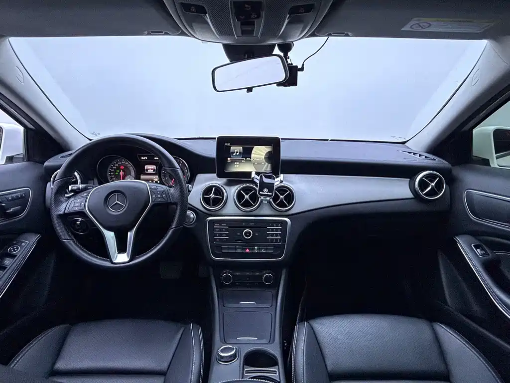 Mercedes-Benz GLA 2016