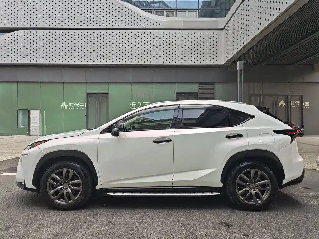 Lexus NX 2017 — фото 21