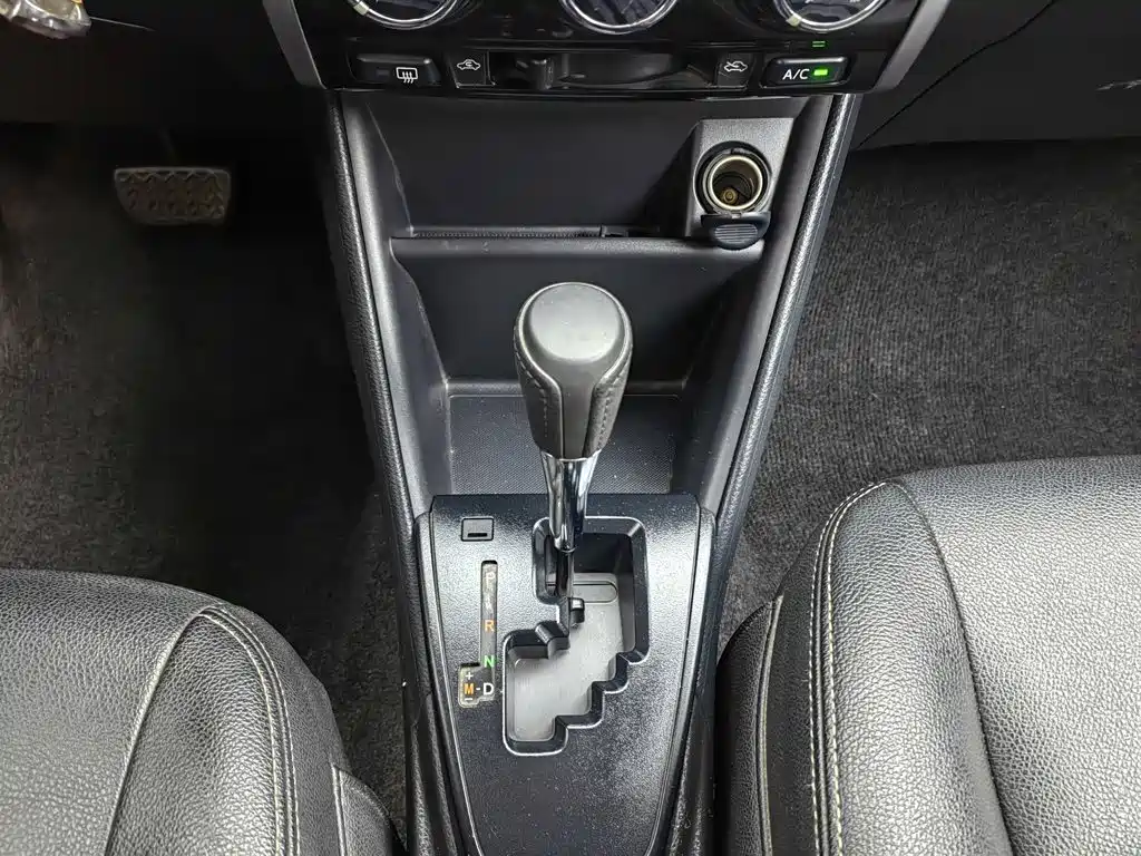 Toyota Yaris L 2019 — фото 13