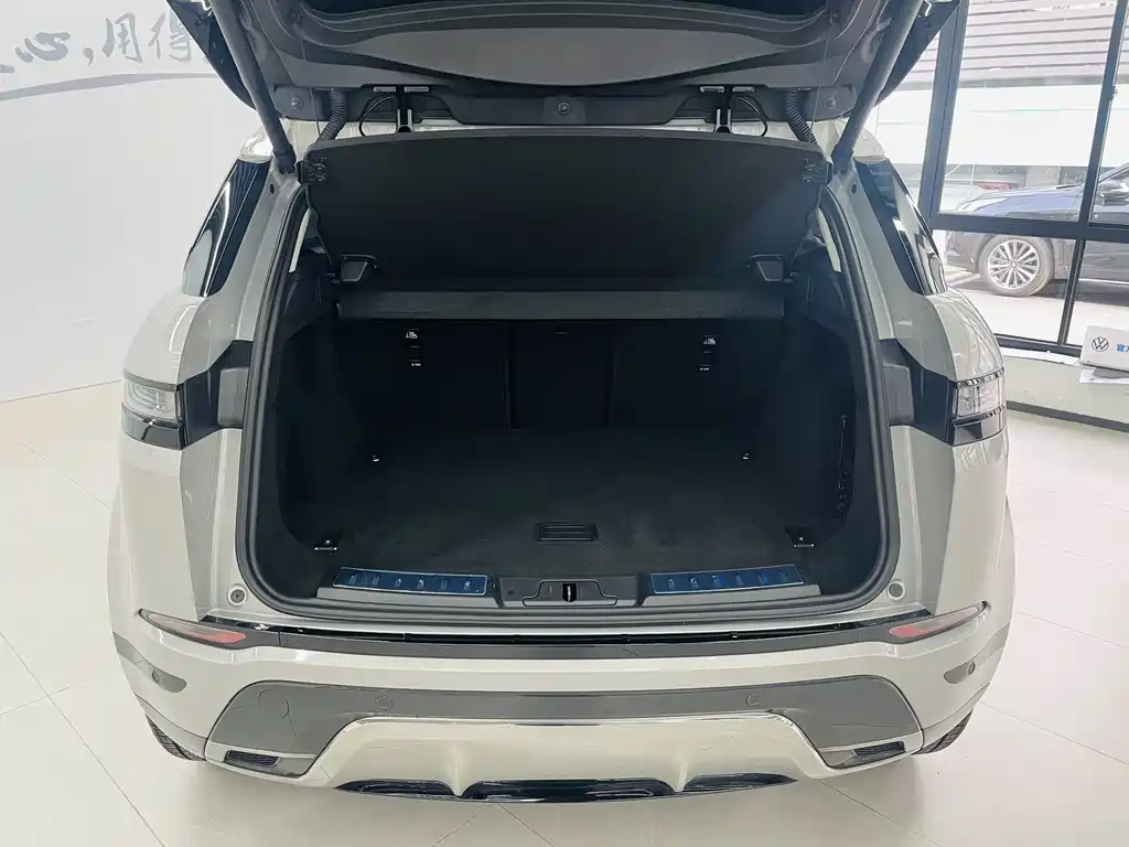 Land Rover Evoque 2023 — фото 15