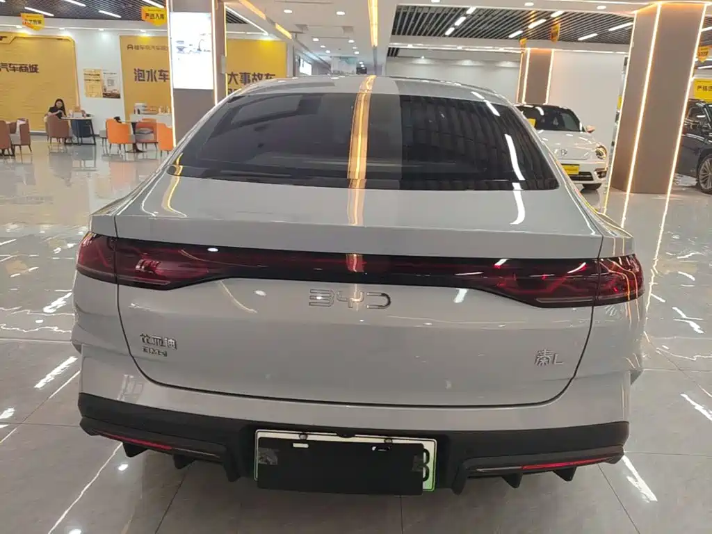 BYD Qin L 2025 — фото 6