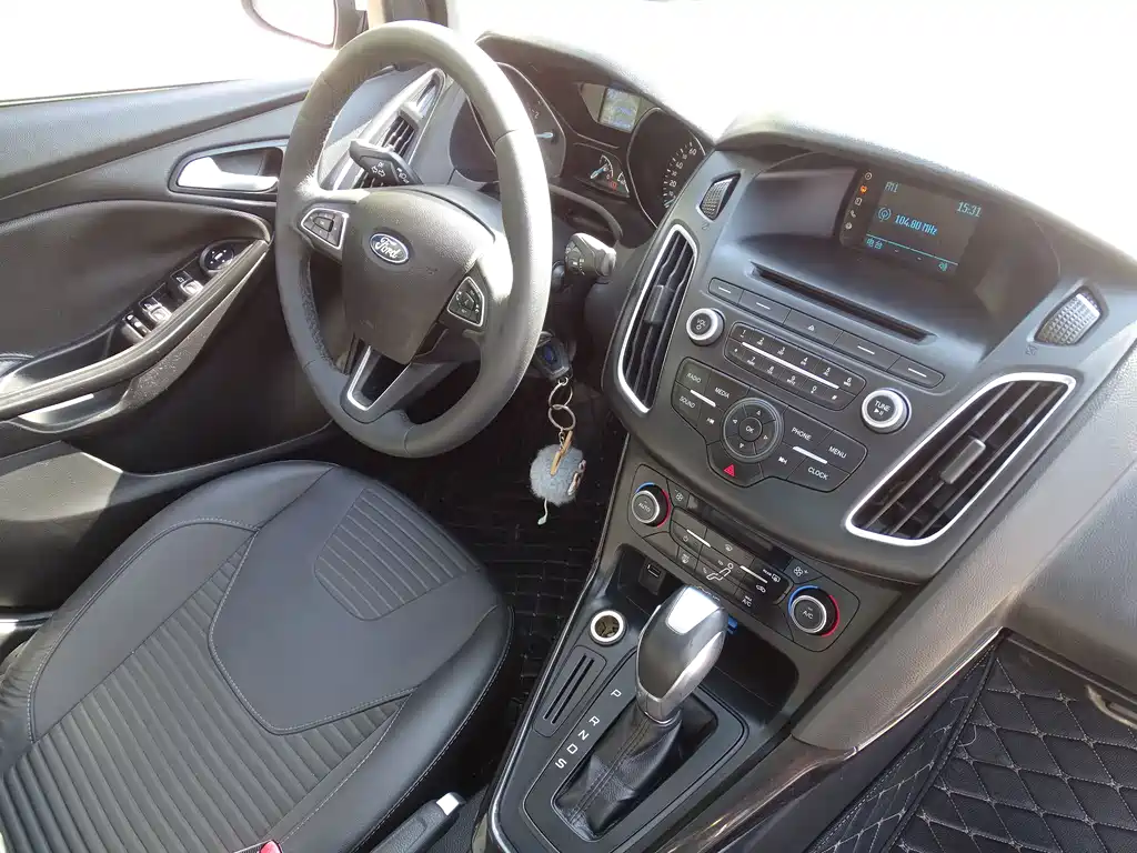Ford Focus 2015 — фото 40