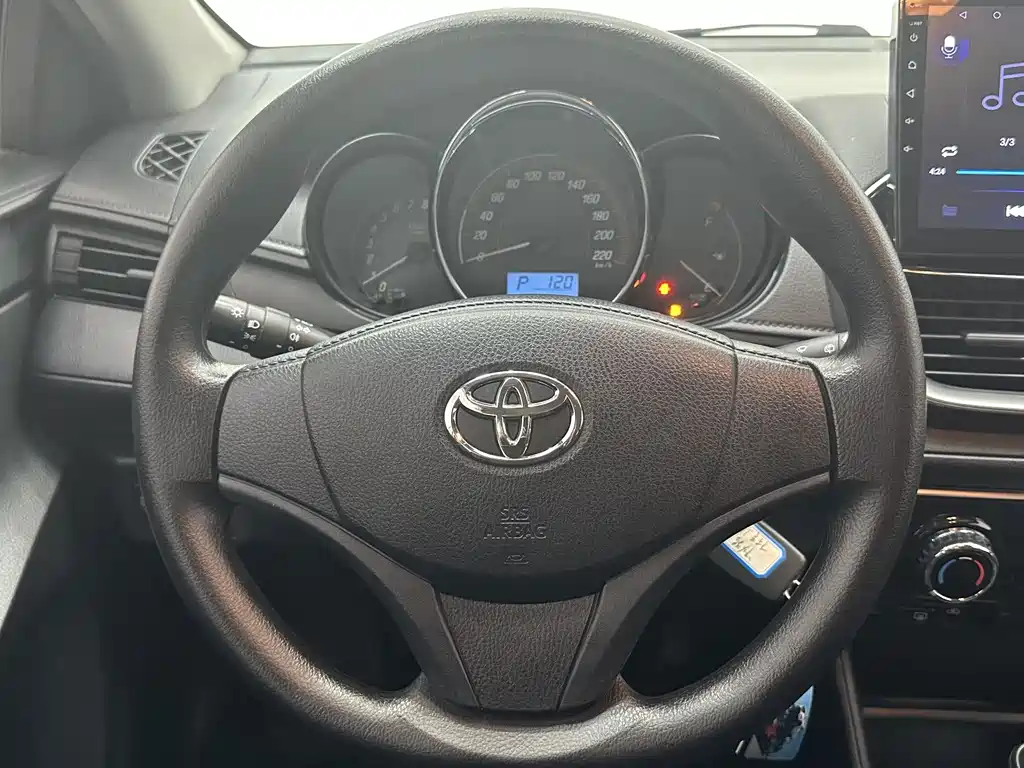 Toyota Yaris L 2021 — фото 12