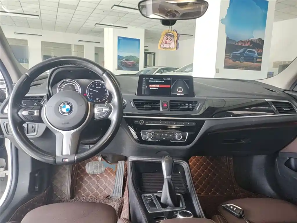 BMW 1 Series 2019 — фото 10