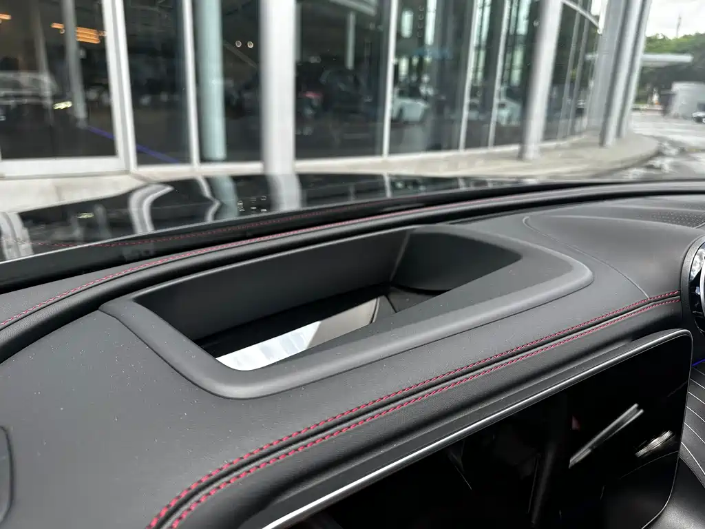 Mercedes-Benz GLC AMG 2025 — фото 13