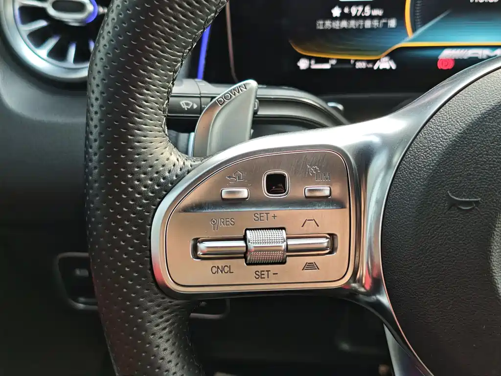 Mercedes-Benz GLB AMG 2021 — фото 32