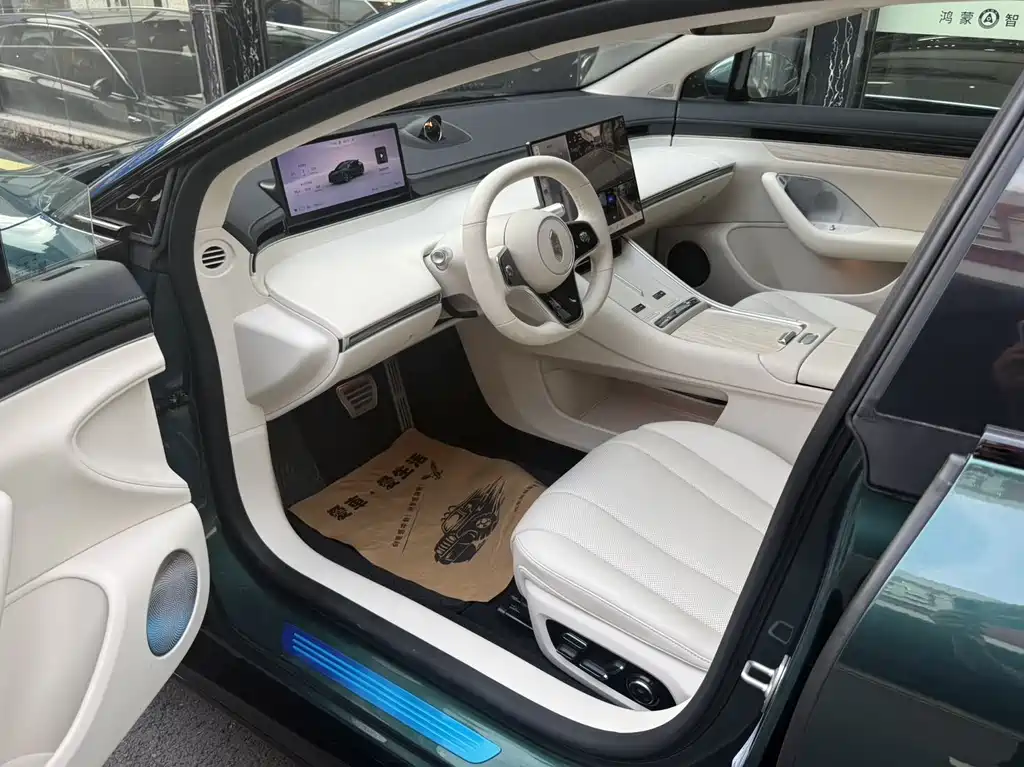 Luxeed Zhijie S7 2025