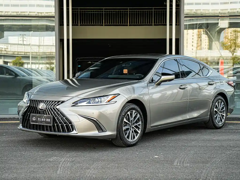 Lexus ES 2024 — фото 1