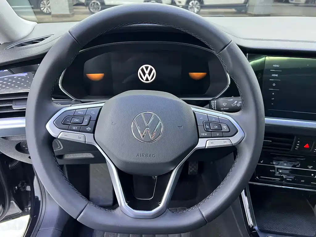 Volkswagen Passat 2023 — фото 7