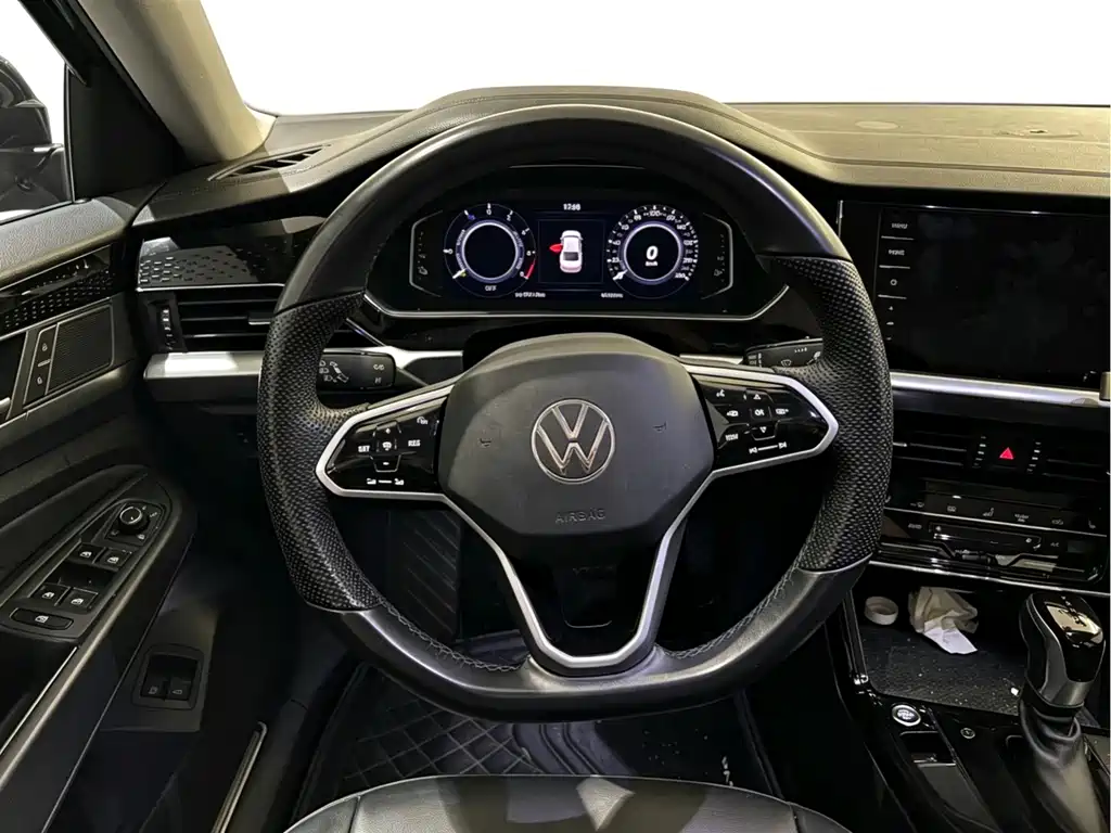 Volkswagen Passat PHEV 2023 — фото 4