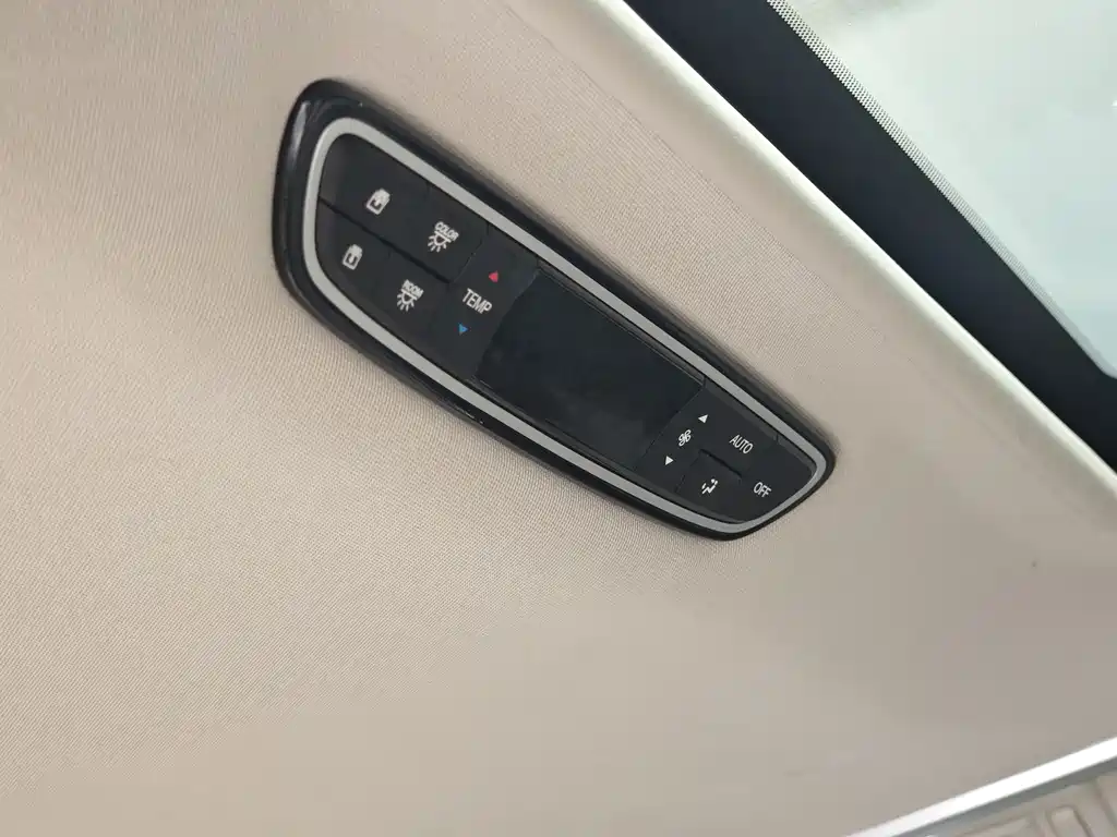 GAC Motor Trumpchi M8 2018 — фото 26