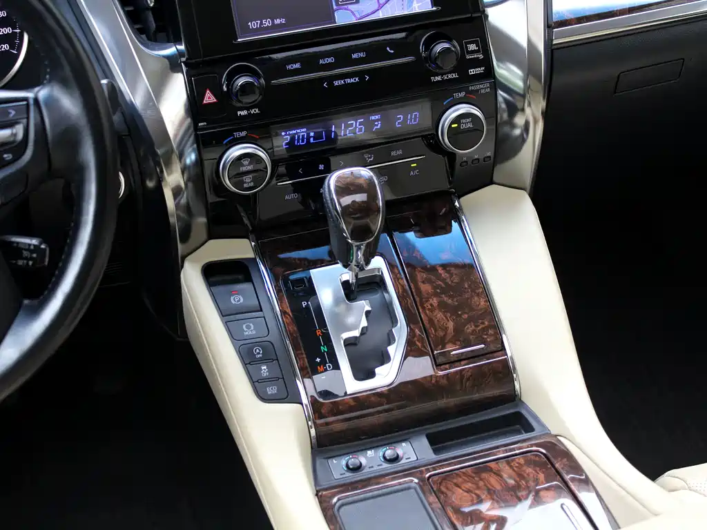 Toyota Alphard 2019 — фото 10