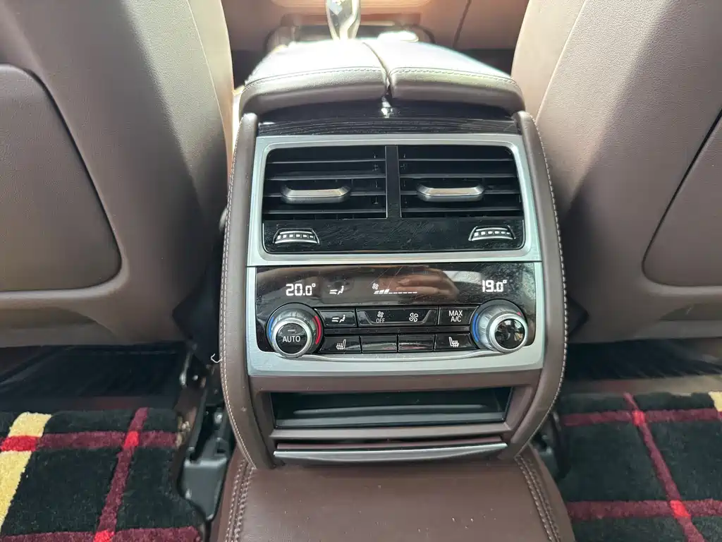 BMW 7 Series 2020 — фото 16