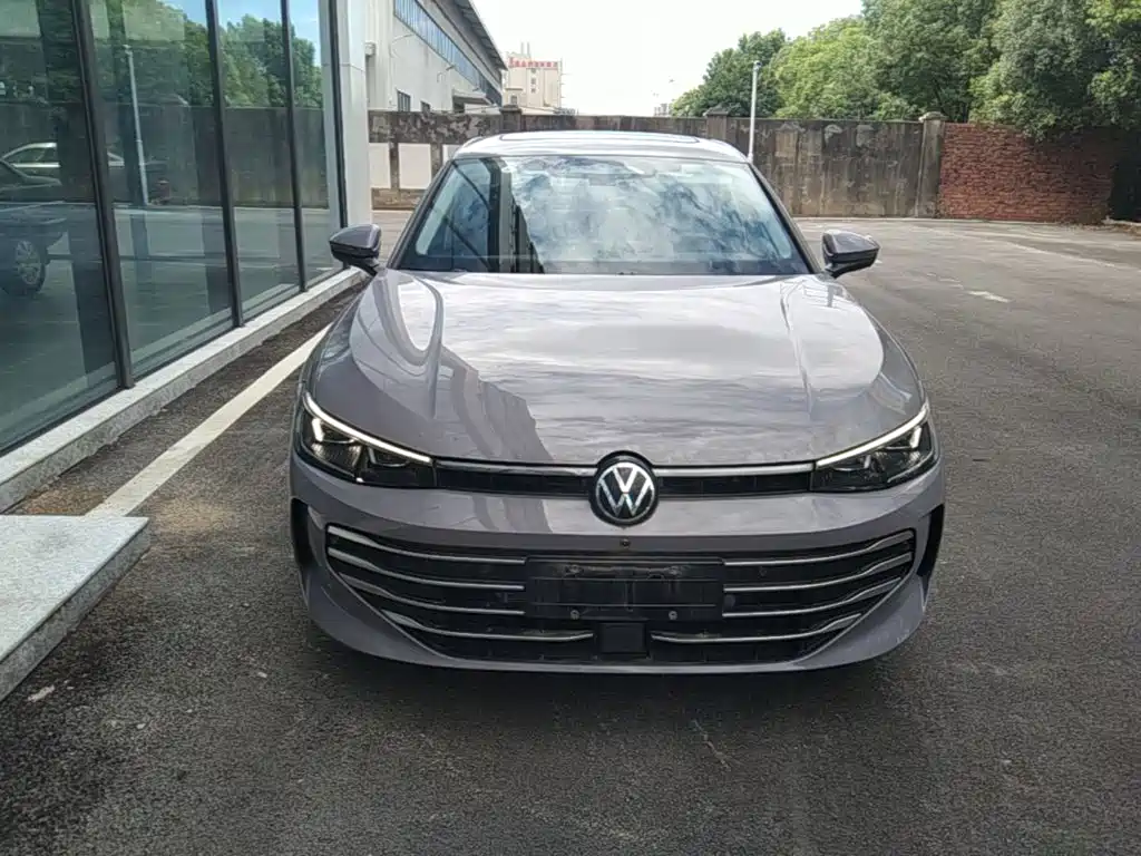 Volkswagen Passat 2024
