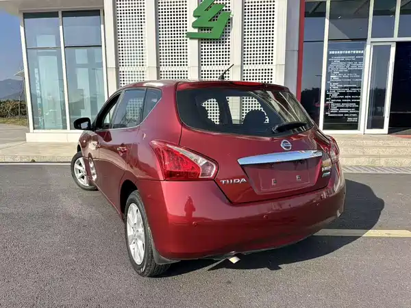 Nissan Tiida 2015